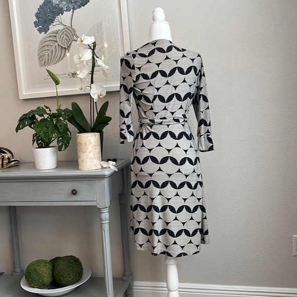 DVF Wrap Dress - Picture 3 of 4